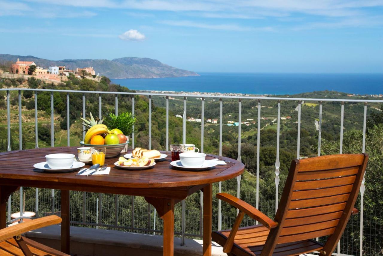 וילה Cretan View With Heated Swimming Pool
