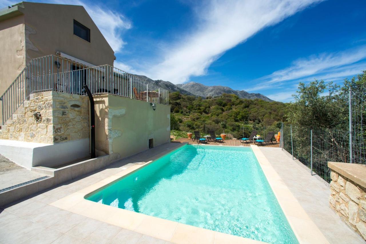 Cretan View With Heated Swimming Pool *